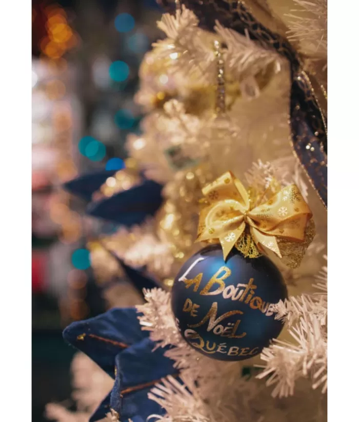 Boutique de Noël Collections*Limited Edition "La Boutique De Noel De Quebec" Glass Ornament